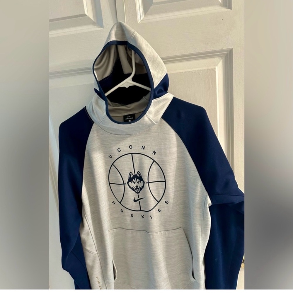 Nike UConn Huskies Hoodie & Sweatpants